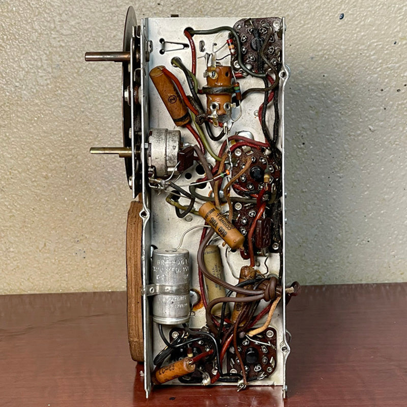 Emerson 400 'Patriot' Catalin Radio- Red/ Blue Grille