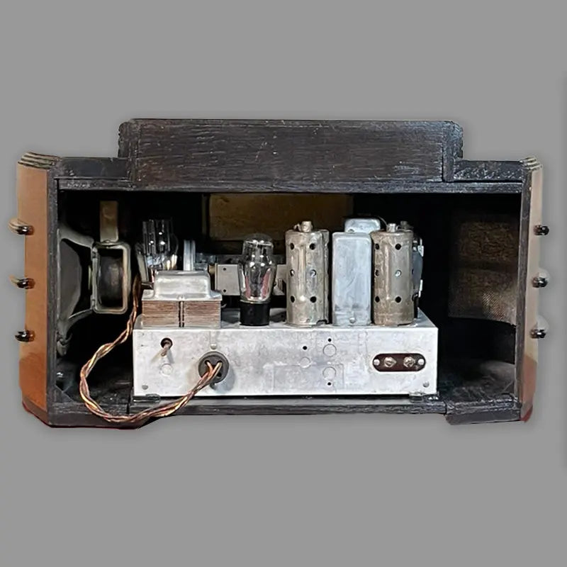 Sparton 6218 ‘Lobster’ Wood Radio 'Ingraham Cabinet' Selling Catalin Radios and Art Deco Radios