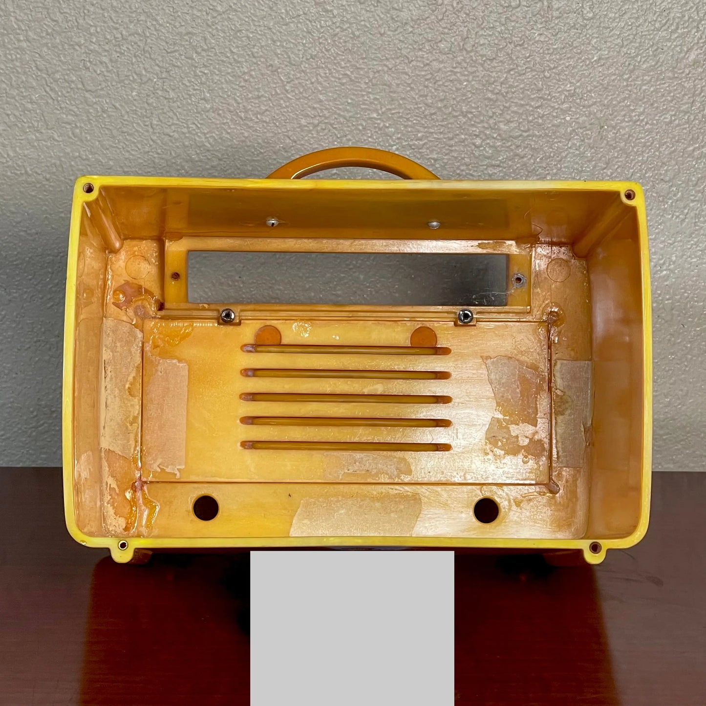 General Electric L571 Catalin Radio Butterscotch