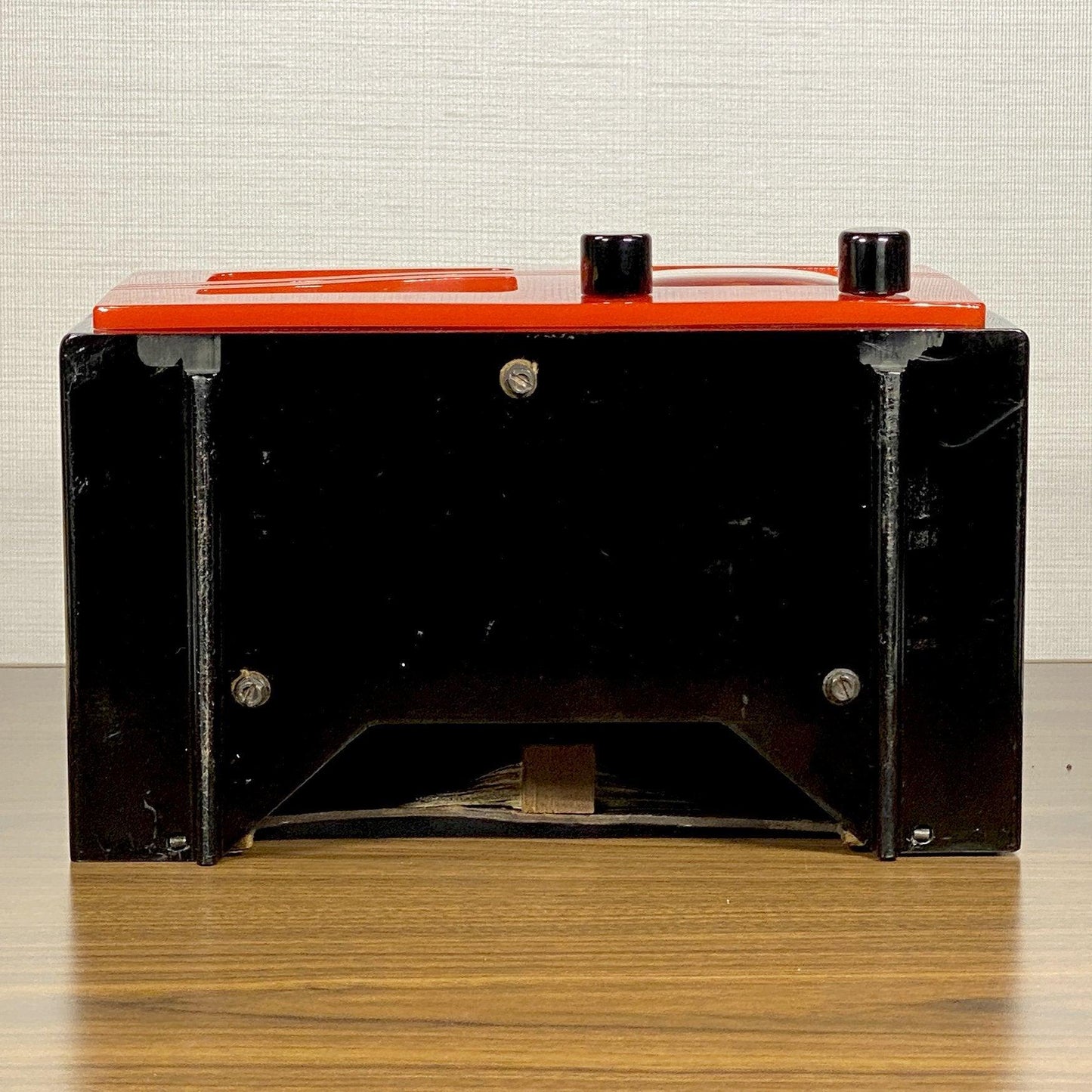 Motorola 51X15 "S Grille" Catalin Radio- Black and Red