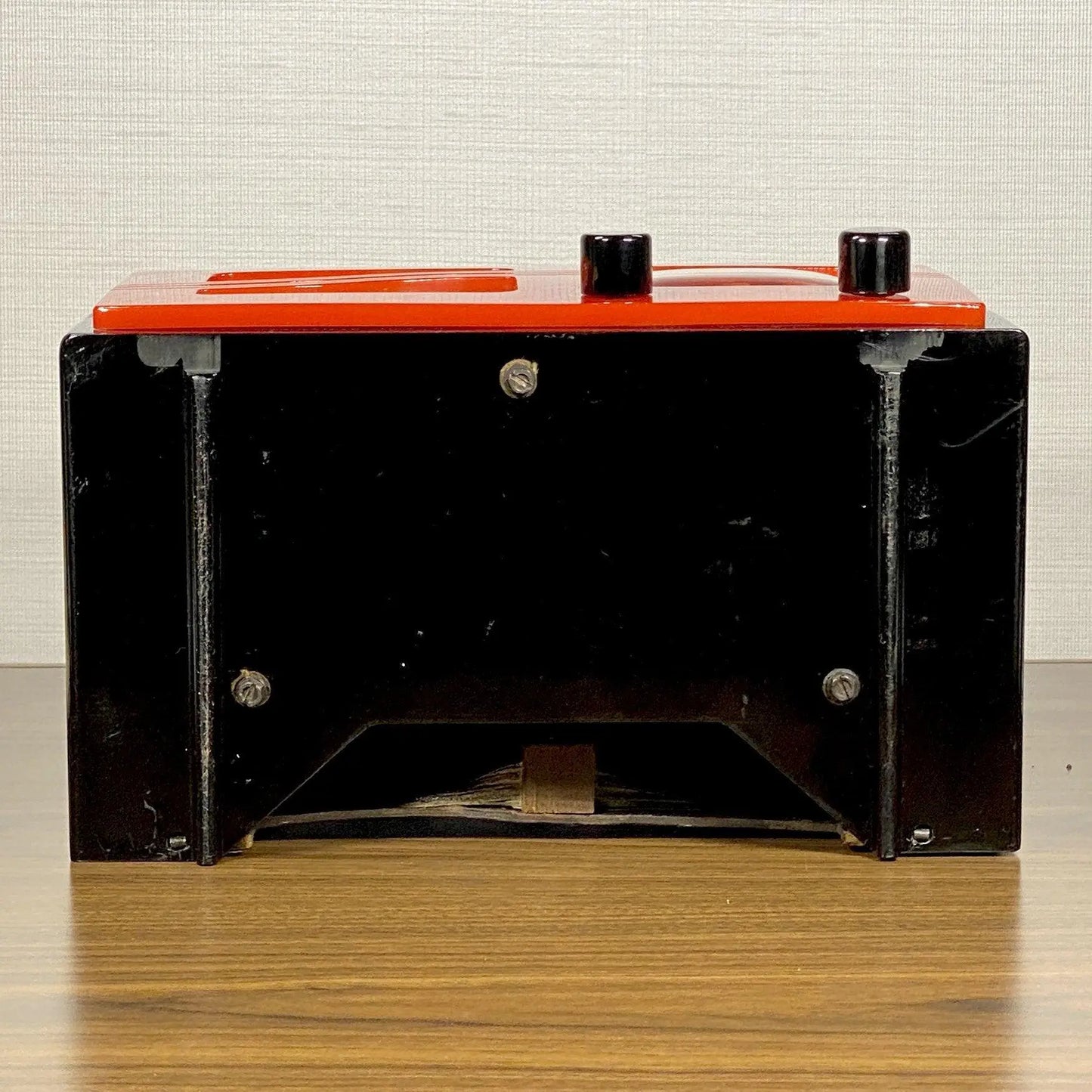 Motorola 51X15 "S Grille" Catalin Radio- Black and Red