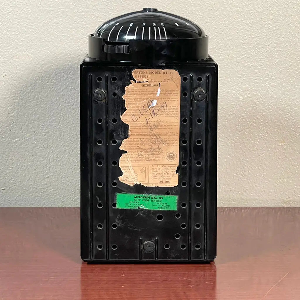 Silvertone 6110 "Rocket" Bakelite Radio