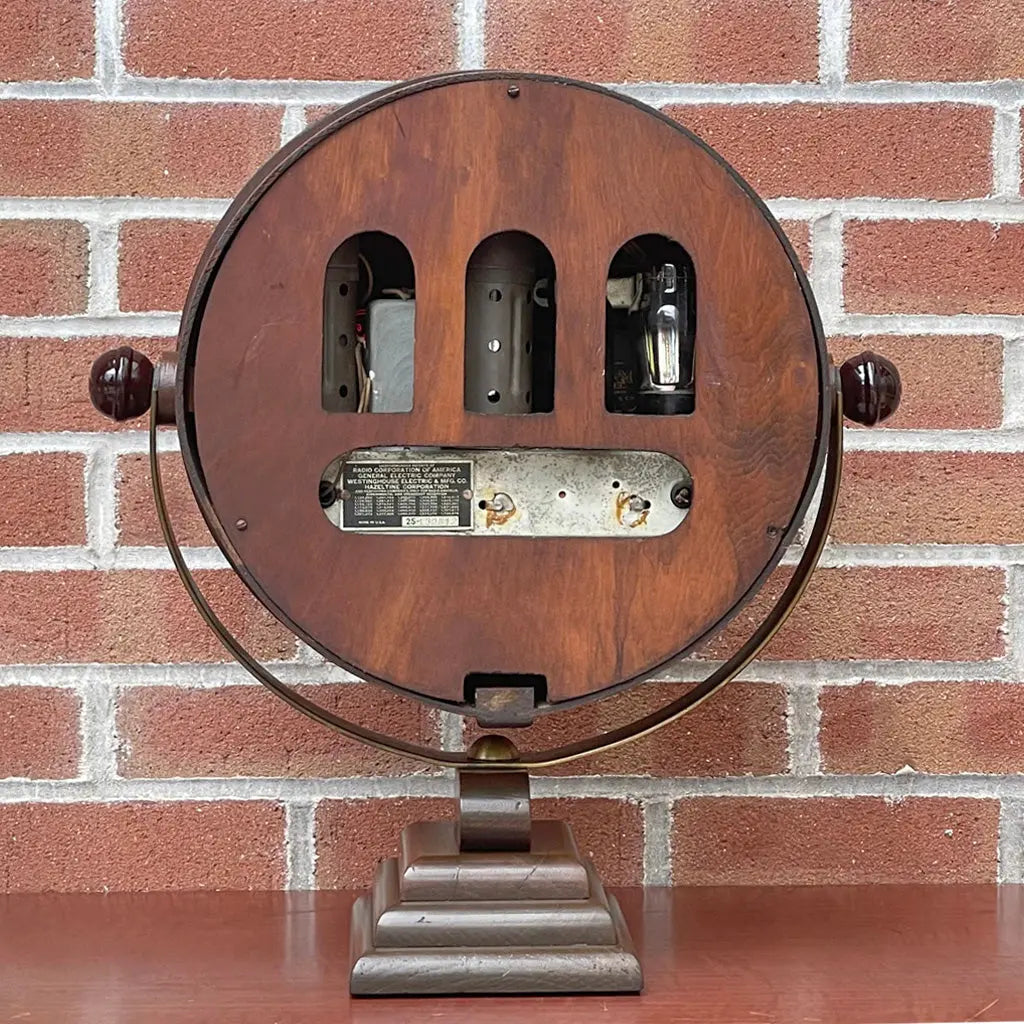 G & F Searchlight Novelty Radio