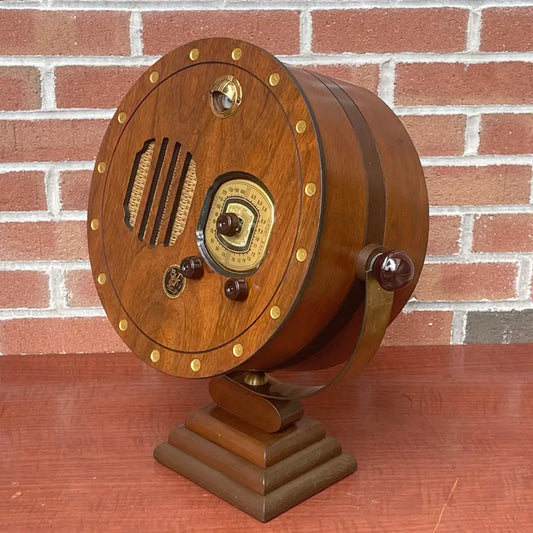 G & F Searchlight Novelty Radio