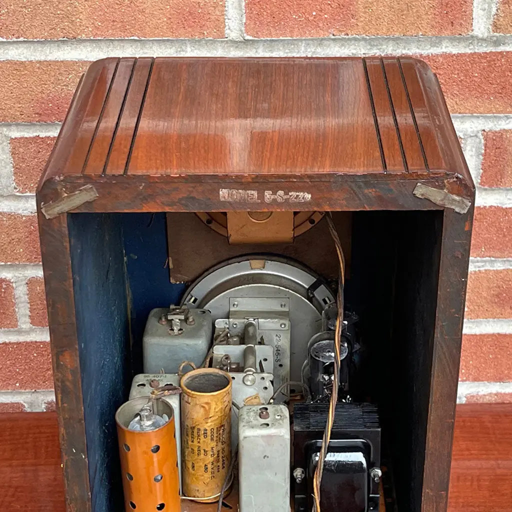 Zenith 5S228 Child's Console Radio