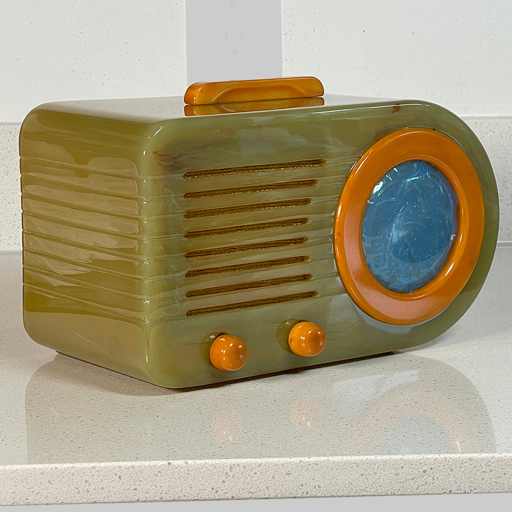 FADA 115 "Streamliner" Onyx Green Catalin Radio Restoration