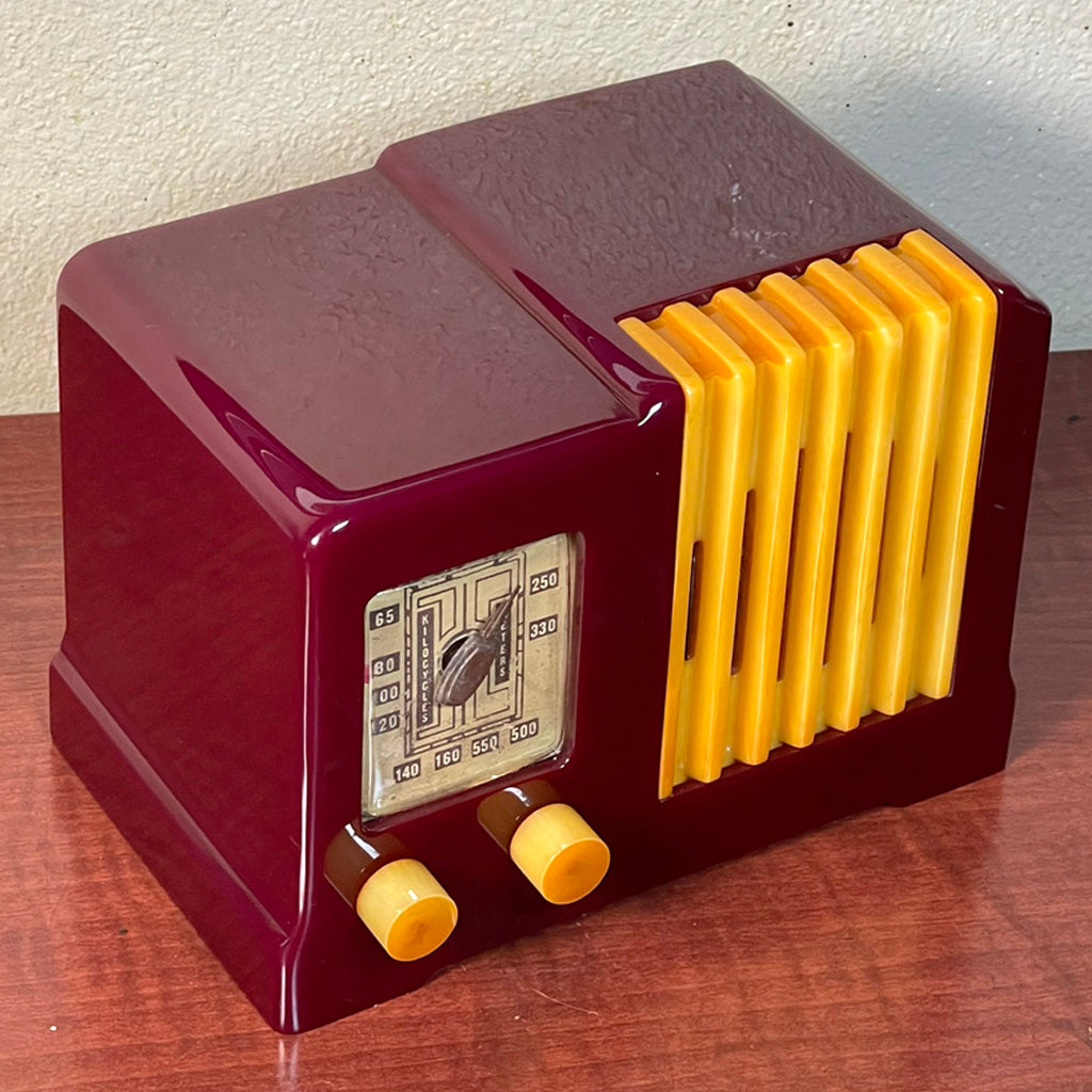 Rare and Highly Desirable Catalin Radio For Sale