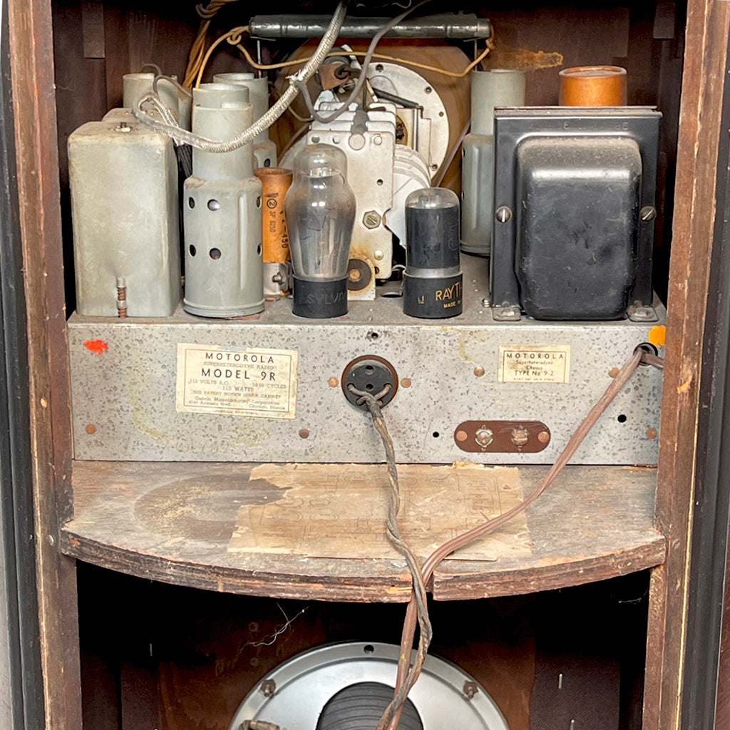 Motorola 9R Phonograph Radio Circular Console #2