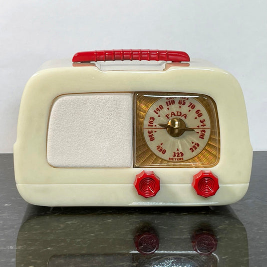 FADA 711 Drop Top Catalin Radio