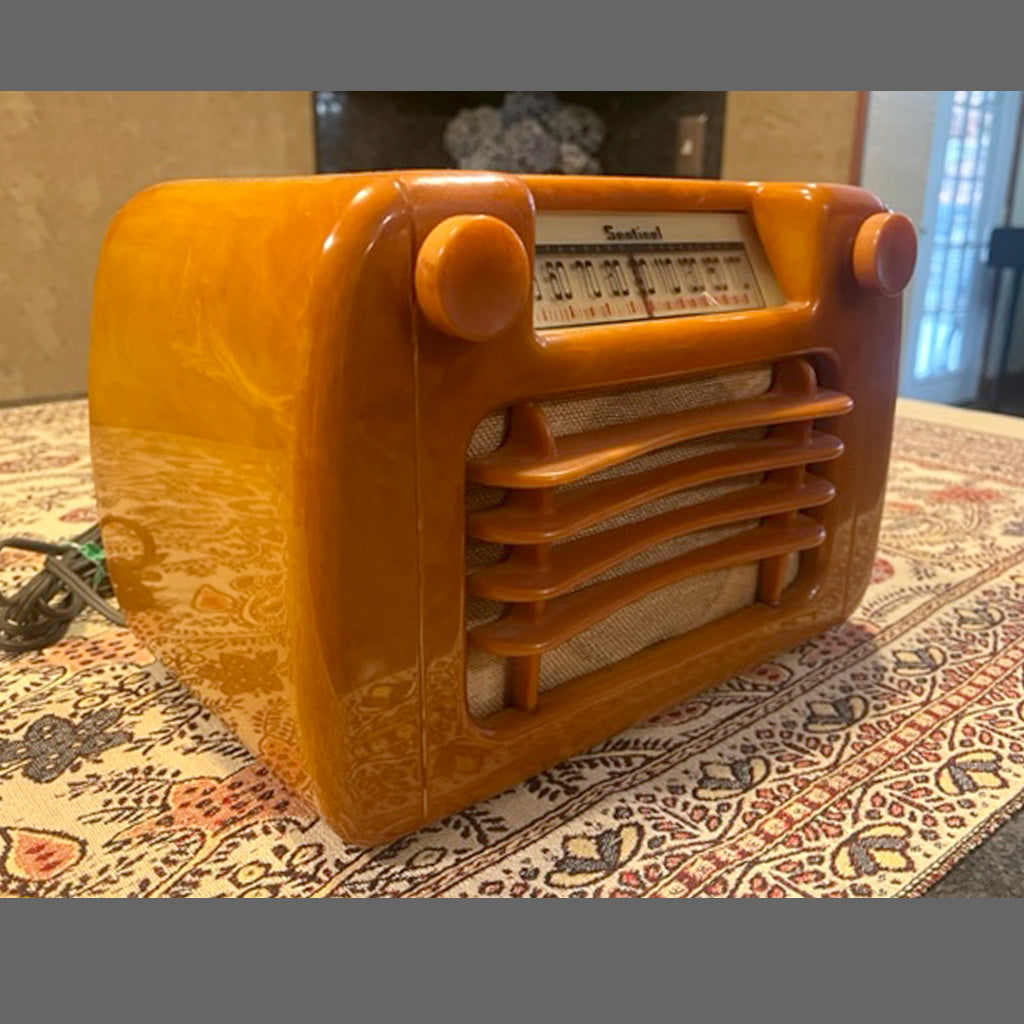Wavy Grille Catalin Radio for Sale