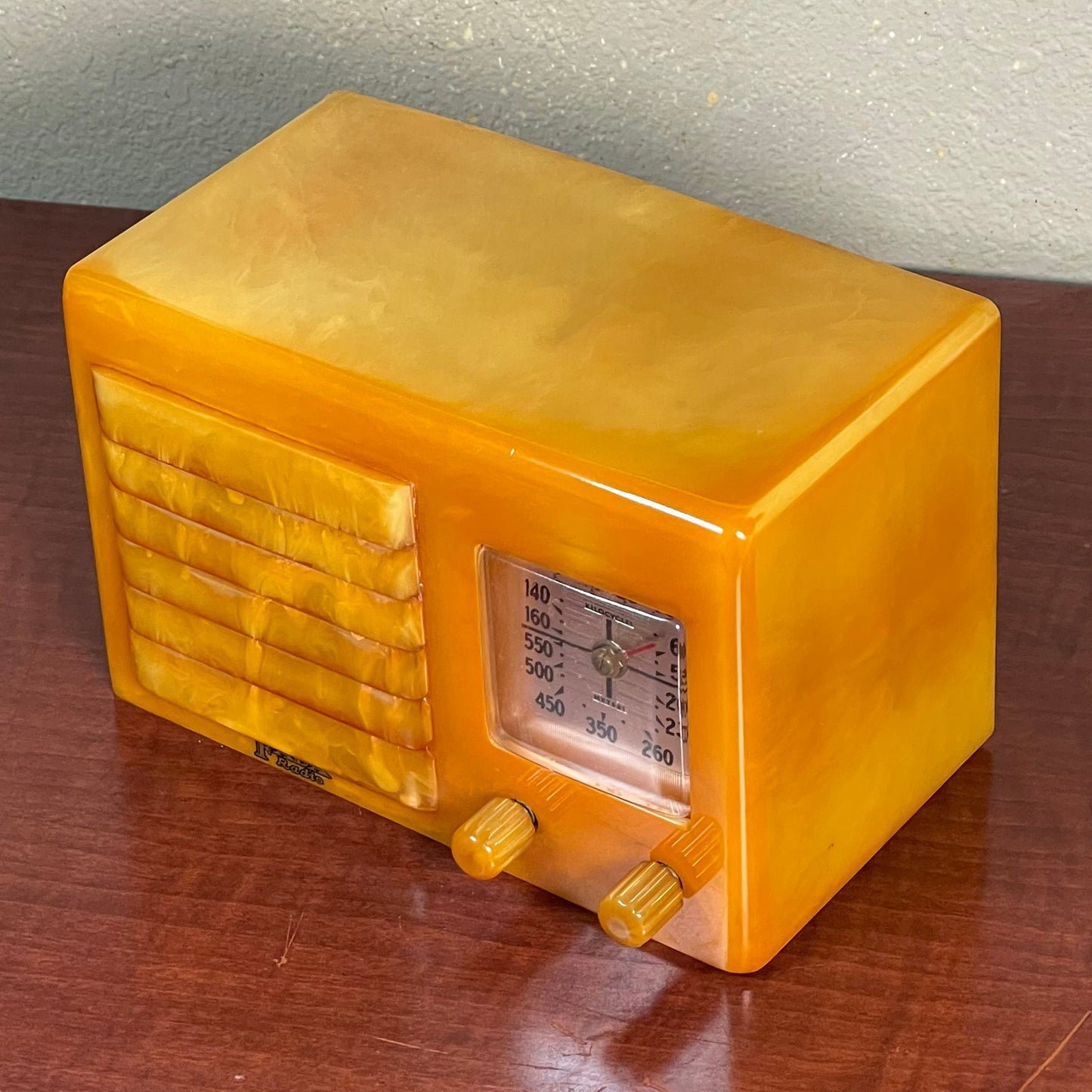 FADA 5F60 Catalin Radio- Butterscotch