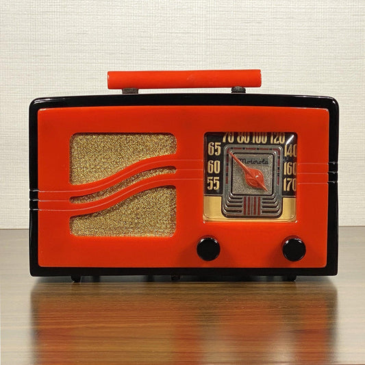 Motorola 51X15 "S Grille" Catalin Radio- Black and Red